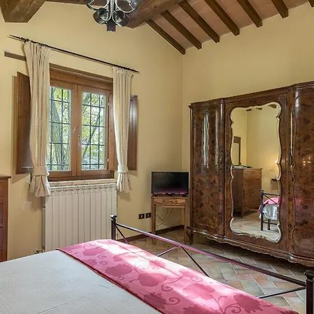 Mila 6, Emma Villa Gualdo Cattaneo