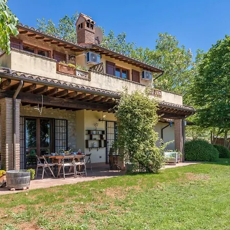 Mila 6, Emma Gualdo Cattaneo