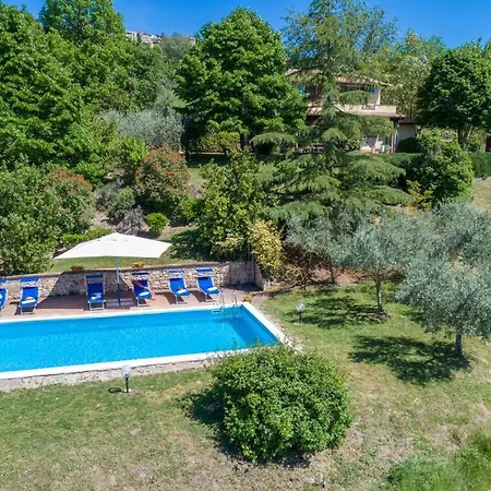 Mila 6, Emma Villa *